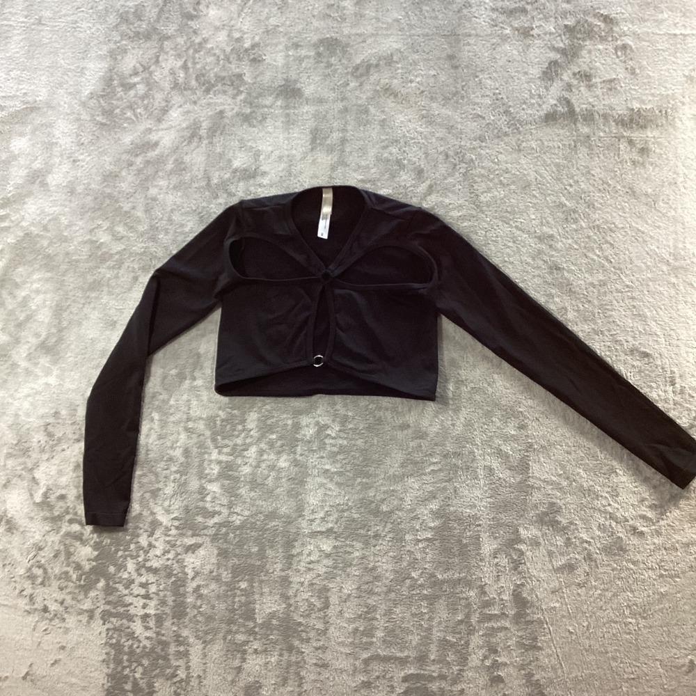ANWND Long Sleeve Cut Out Crop Top Womens S/M Black Ring Detail
